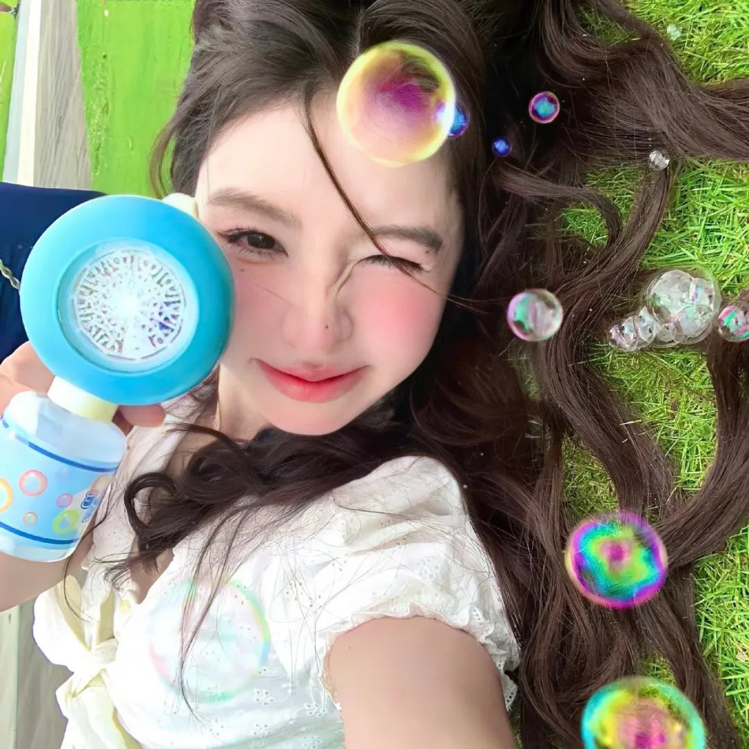 蒙娜丽莎的微笑封面